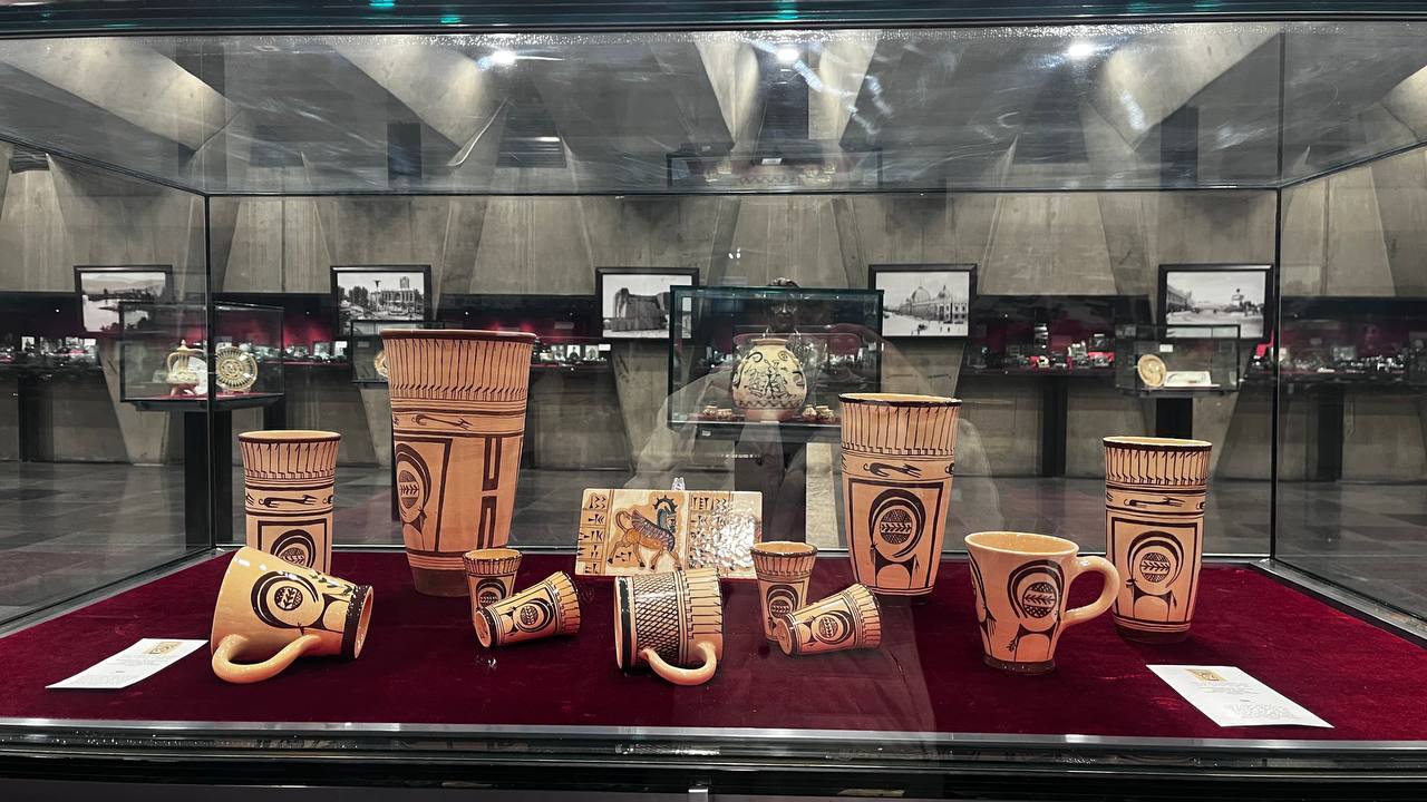 بازآفرینی ۸۰۰۰ سال هنر سفال ایران در برج آزادی/نقشمایههایی که نشان از تمدن ایران دارند بازآفرینی ۸۰۰۰ سال هنر سفال ایران در برج آزادی/نقشمایههایی که نشان از تمدن ایران دارند