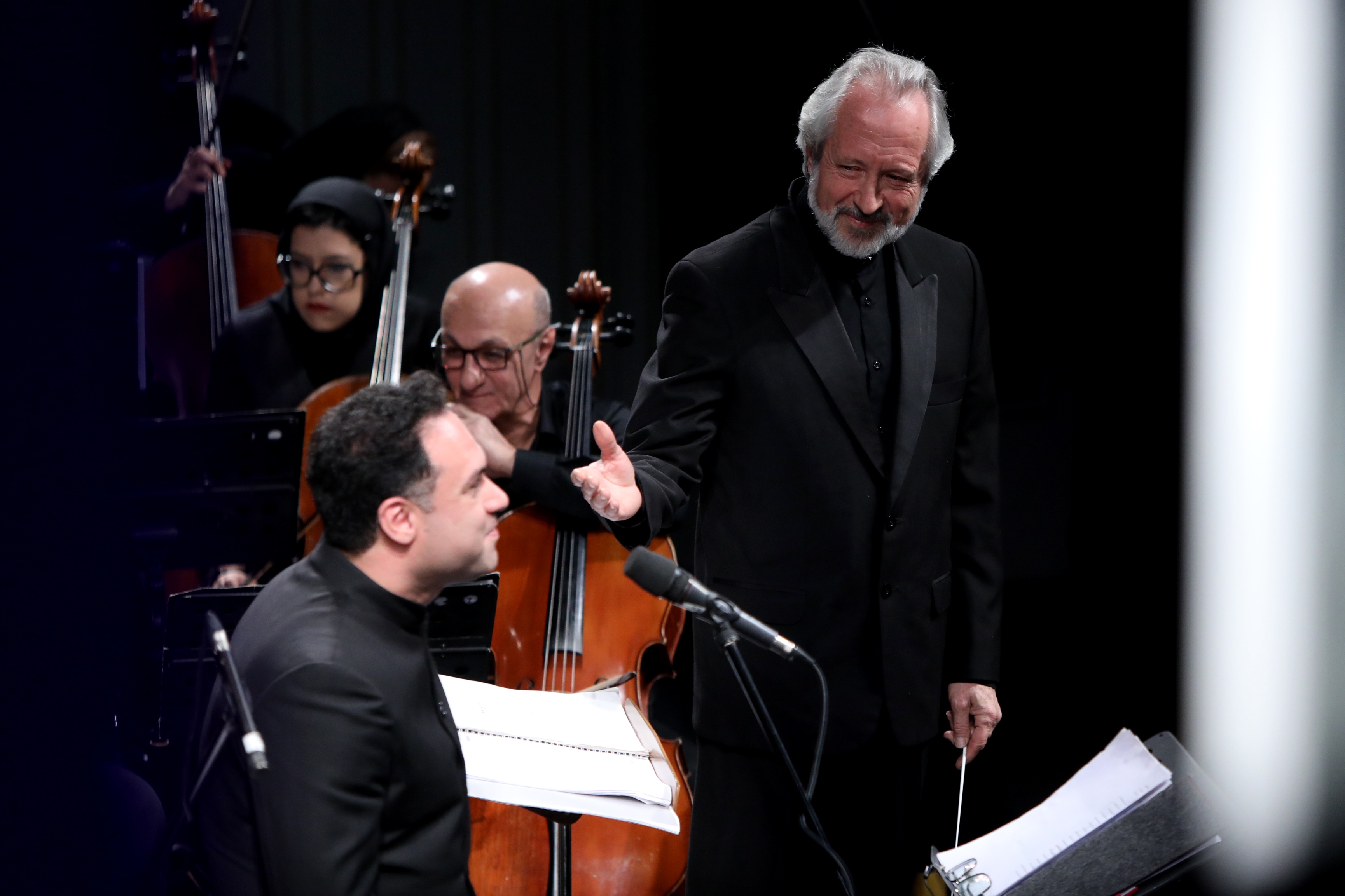 «پرواز» ارکستر ملی به یاد «فریدون شهبازیان»/ وقتی شعله‌ها به زبان می‌آیند