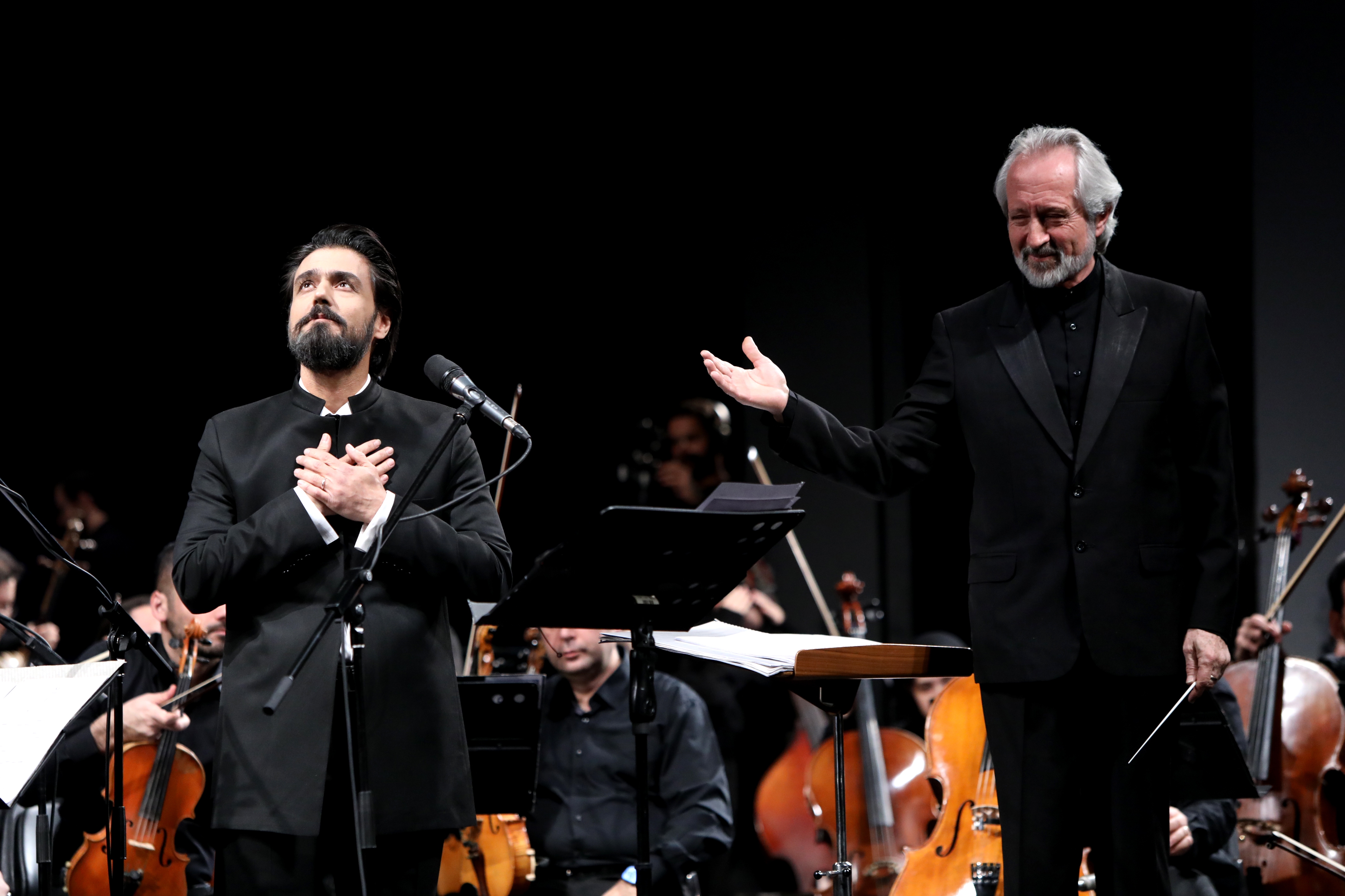 «پرواز» ارکستر ملی به یاد «فریدون شهبازیان»/ وقتی شعله‌ها به زبان می‌آیند