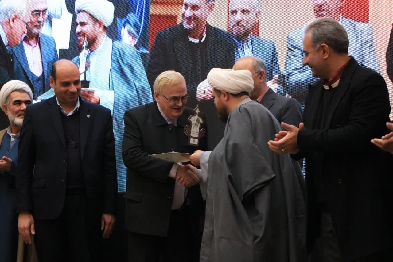 چهارمین جشنواره شعر همای رحمت در ایستگاه آخر؛ 80 اثر شعری خارجی دریافت شد