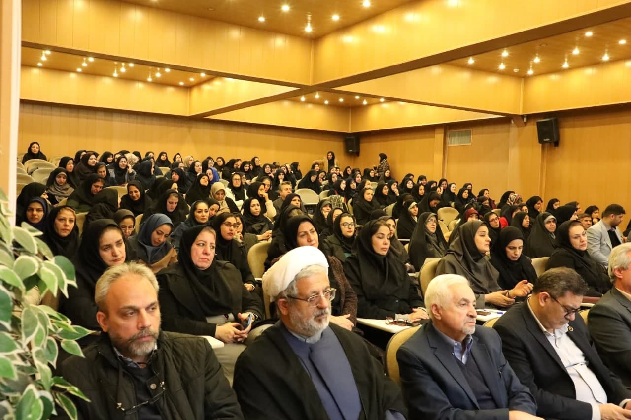 حضرت فاطمه (س) در زُهد، عبادت، تقوا، صبر و بردباری یگانه عالم بود حضرت فاطمه (س) در زُهد، عبادت، تقوا، صبر و بردباری یگانه عالم بود