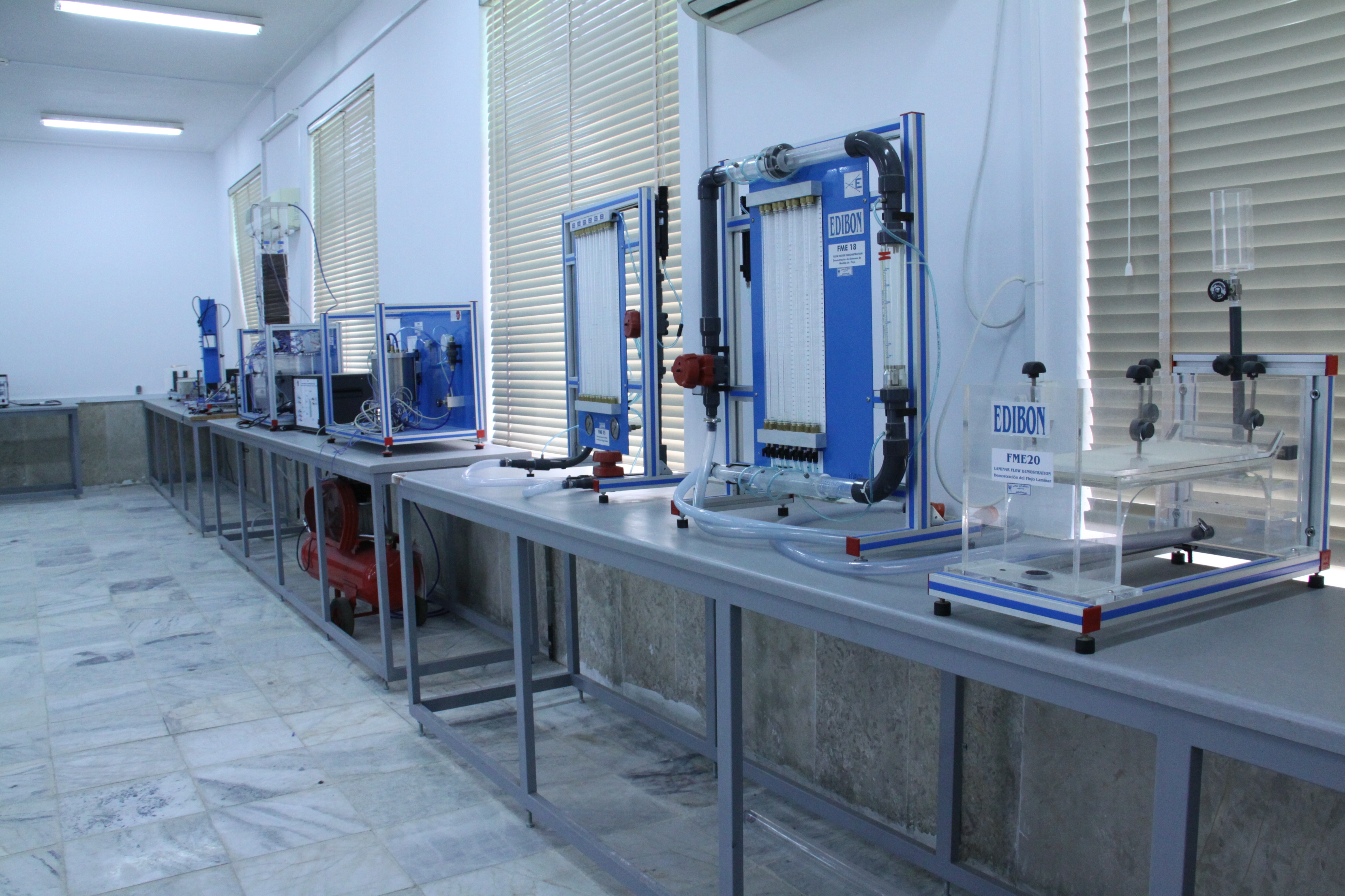 از تولید محصولات دانشبنیان برای تغذیه بارهای DC در هواپیما و دستگاه رهگیری شناورها تا اجرای 13 طرح بروندانشگاهی از تولید محصولات دانشبنیان برای تغذیه بارهای DC در هواپیما و دستگاه رهگیری شناورها تا اجرای 13 طرح بروندانشگاهی