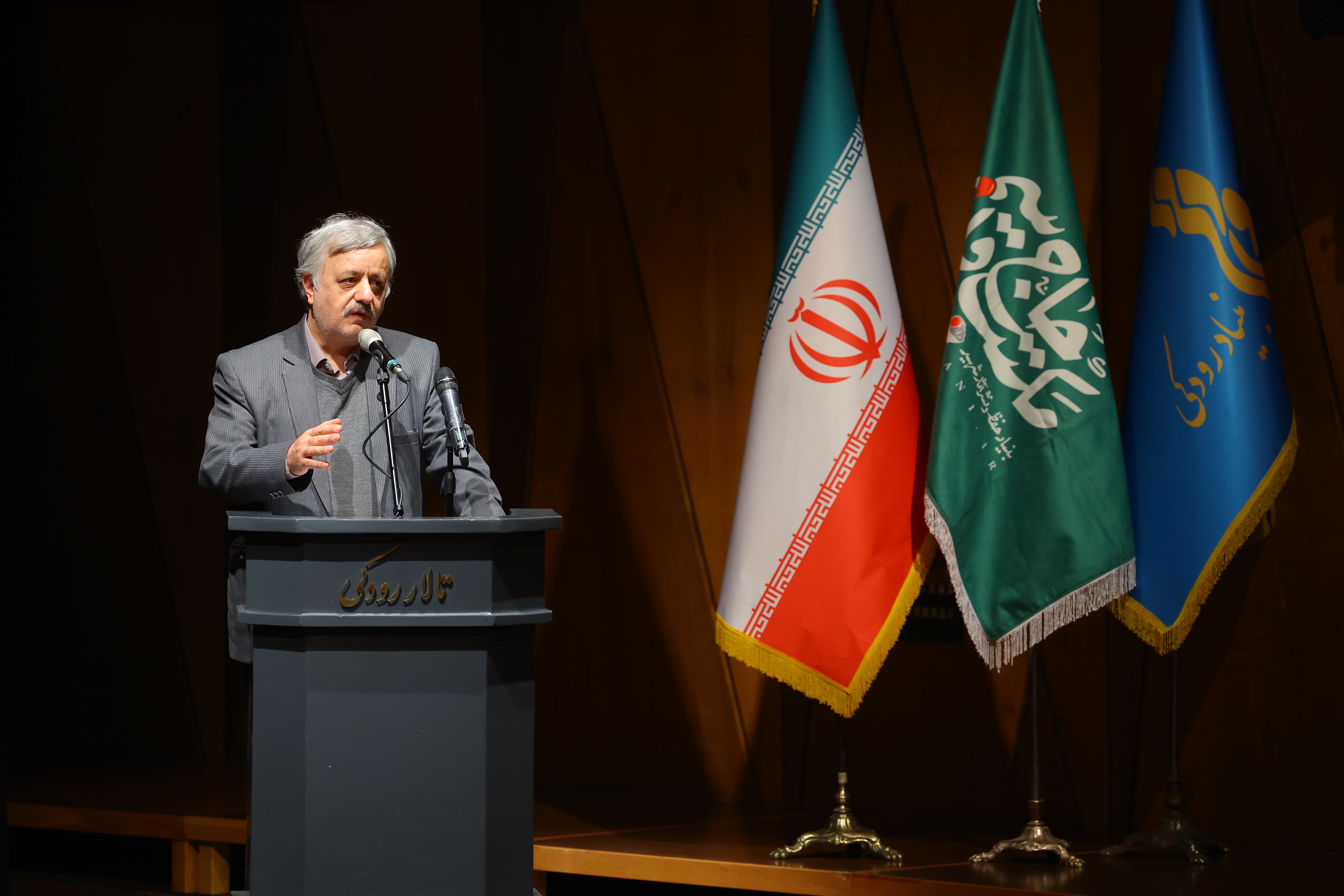 حجت‌الاسلام قمی: شاعران خادمان مکتب حاج قاسم و مکتب مقاومت هستند