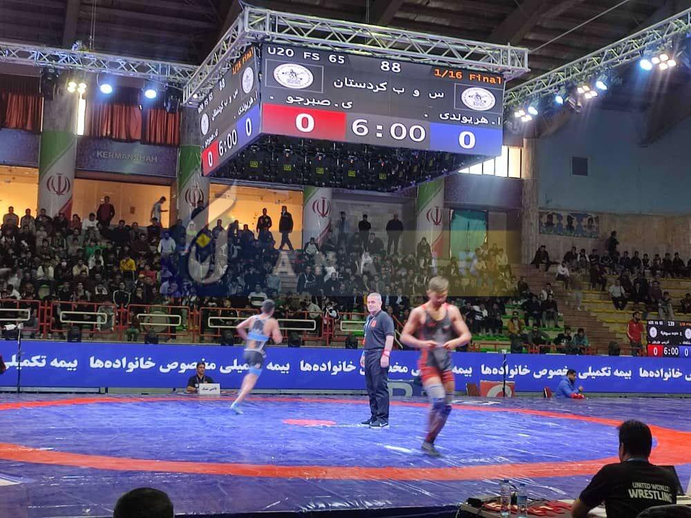 اتفاق عجیب در آغاز رقابت‌های قهرمان کشوری کشتی در کرمانشاه