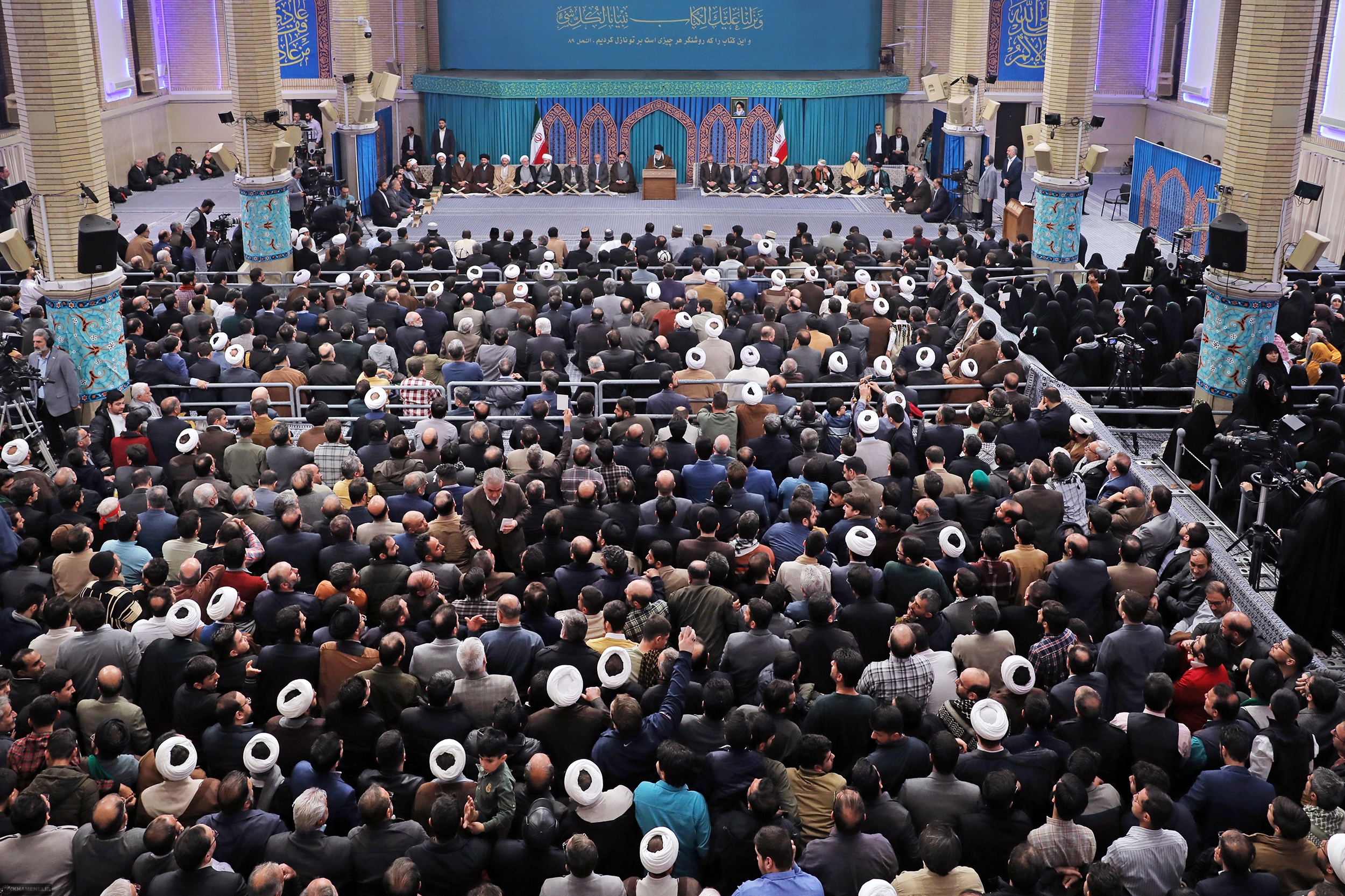 رهبر انقلاب: به اذن خداوند غزه بر رژیم صهیونیستی و رژیم آمریکا پیروز میشود رهبر انقلاب: به اذن خداوند غزه بر رژیم صهیونیستی و رژیم آمریکا پیروز میشود