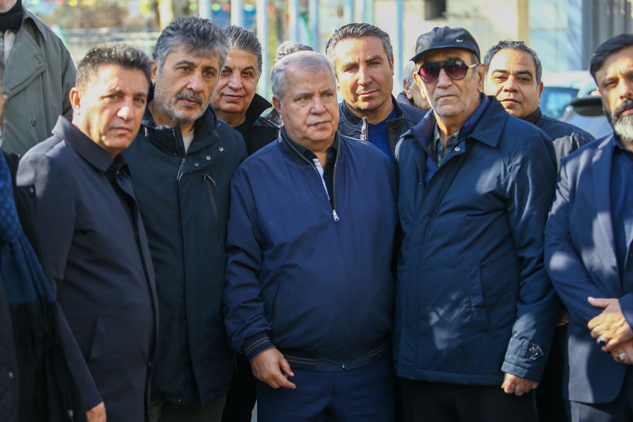 تشییع ستاره سابق استقلال در ورزشگاه شیرودی+تصاویر تشییع ستاره سابق استقلال در ورزشگاه شیرودی+تصاویر