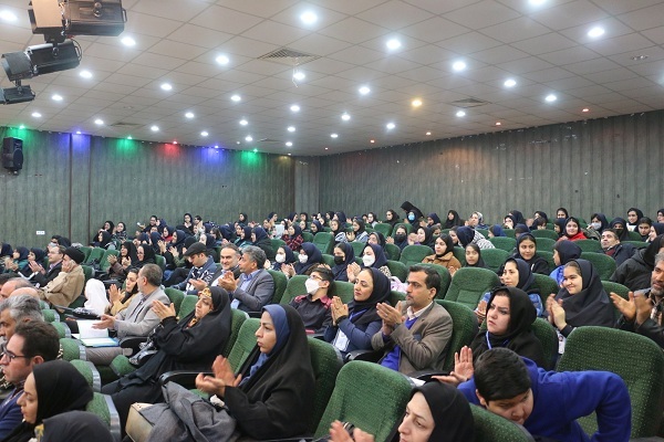 نقش دانشگاه آزاد در ترویج فرهنگ ایثار و شهادت از دریچه ادبیات؛ سمنان استان غنی در حوزه داستاننویسی نقش دانشگاه آزاد در ترویج فرهنگ ایثار و شهادت از دریچه ادبیات؛ سمنان استان غنی در حوزه داستاننویسی