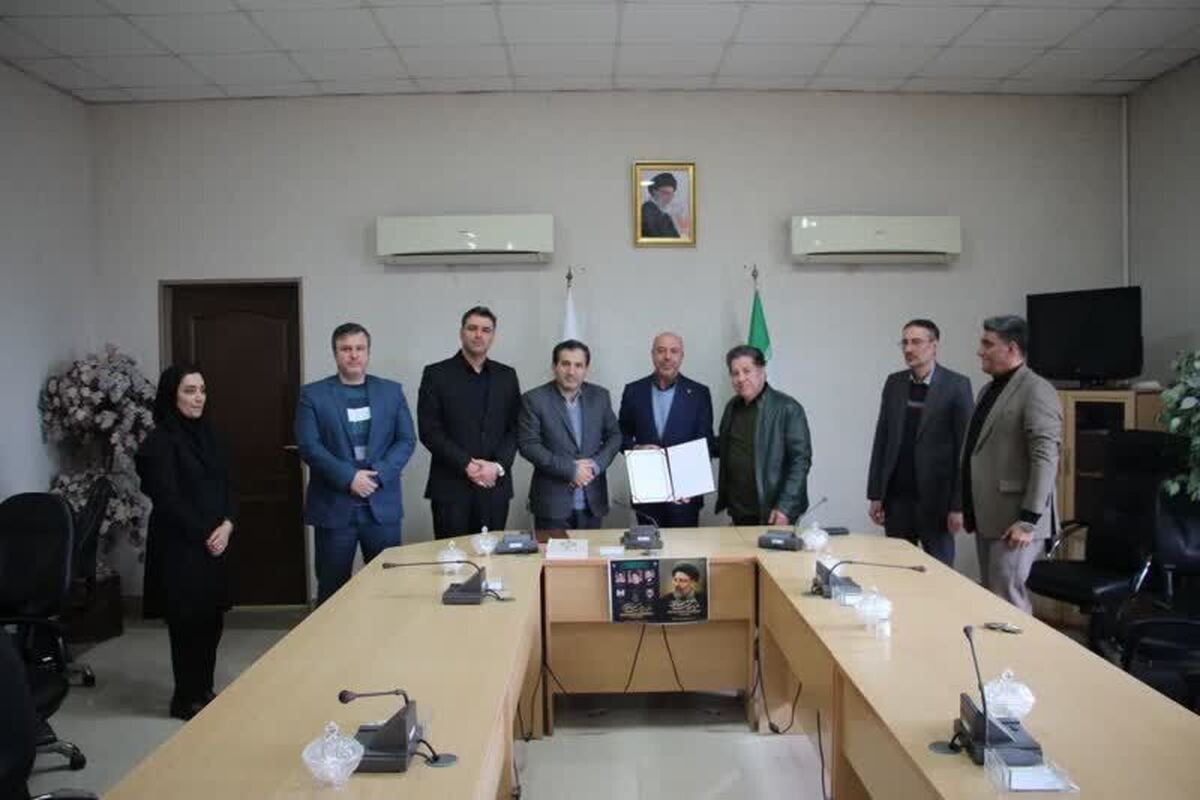 خیّران سالن چندمنظوره ورزشی دانشگاه آزاد نور را نونوار میکنند خیّران سالن چندمنظوره ورزشی دانشگاه آزاد نور را نونوار میکنند