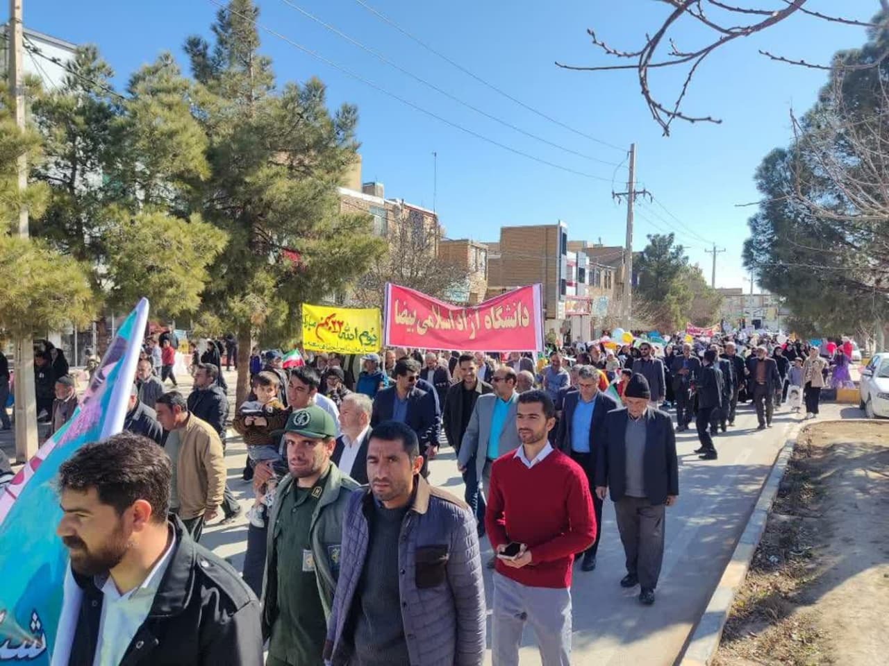 گرمای دل‌ها در سرمای هوا؛ حضور پرشور مردم در راهپیمایی ۲۲ بهمن سراسر کشور