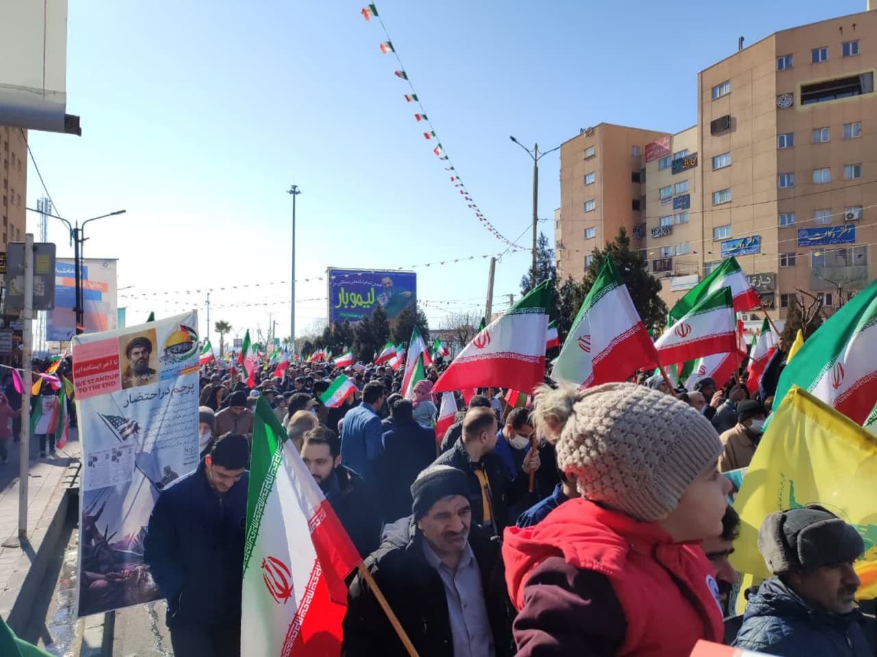 گرمای دل‌ها در سرمای هوا؛ حضور پرشور مردم در راهپیمایی ۲۲ بهمن سراسر کشور