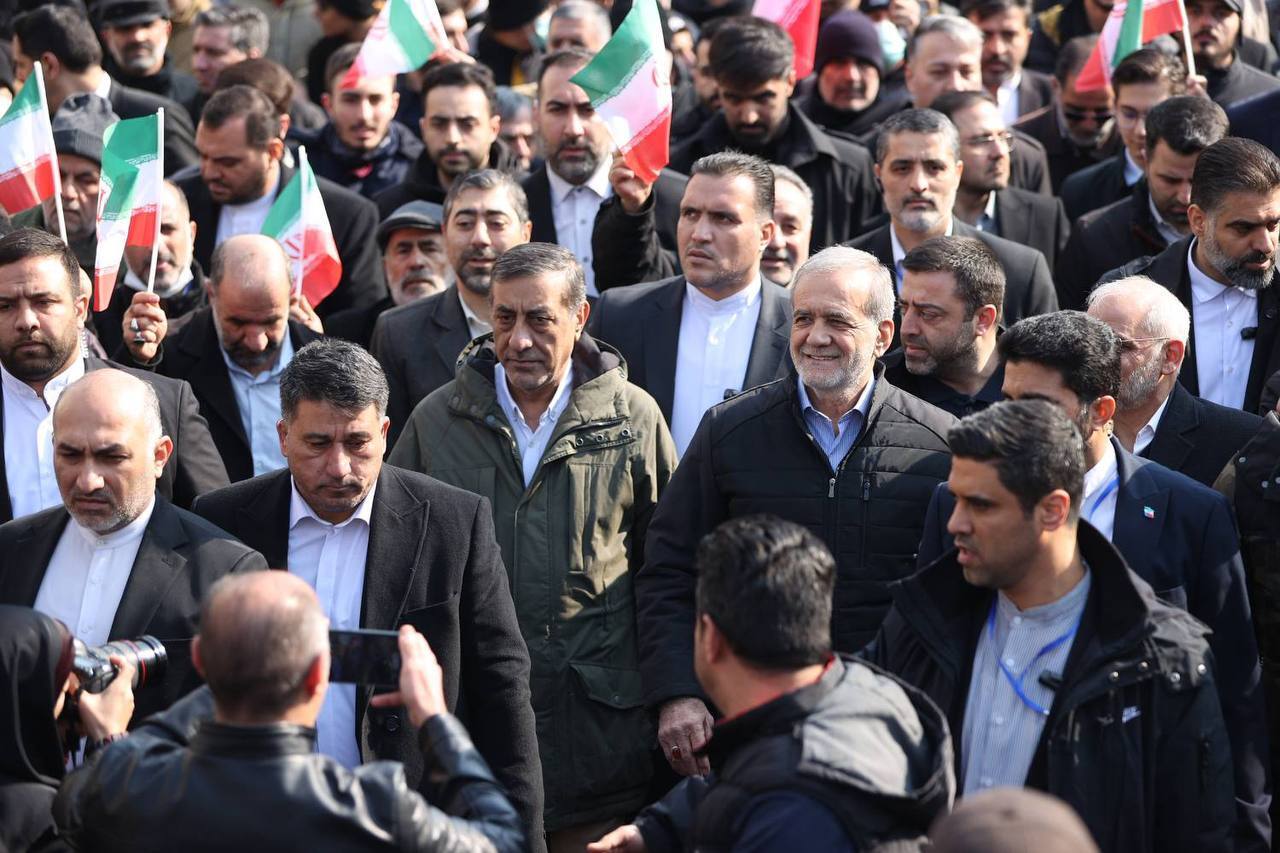 تکرار حماسه ۲۲ بهمن با حضور مردم همیشه در صحنه تهران