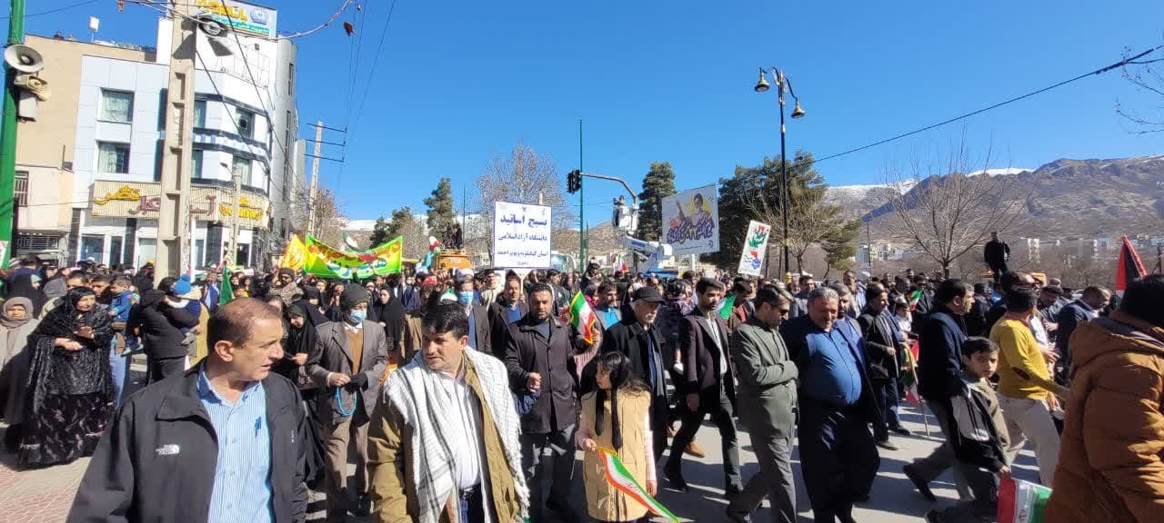 گرمای دل‌ها در سرمای هوا؛ حضور پرشور مردم در راهپیمایی ۲۲ بهمن سراسر کشور