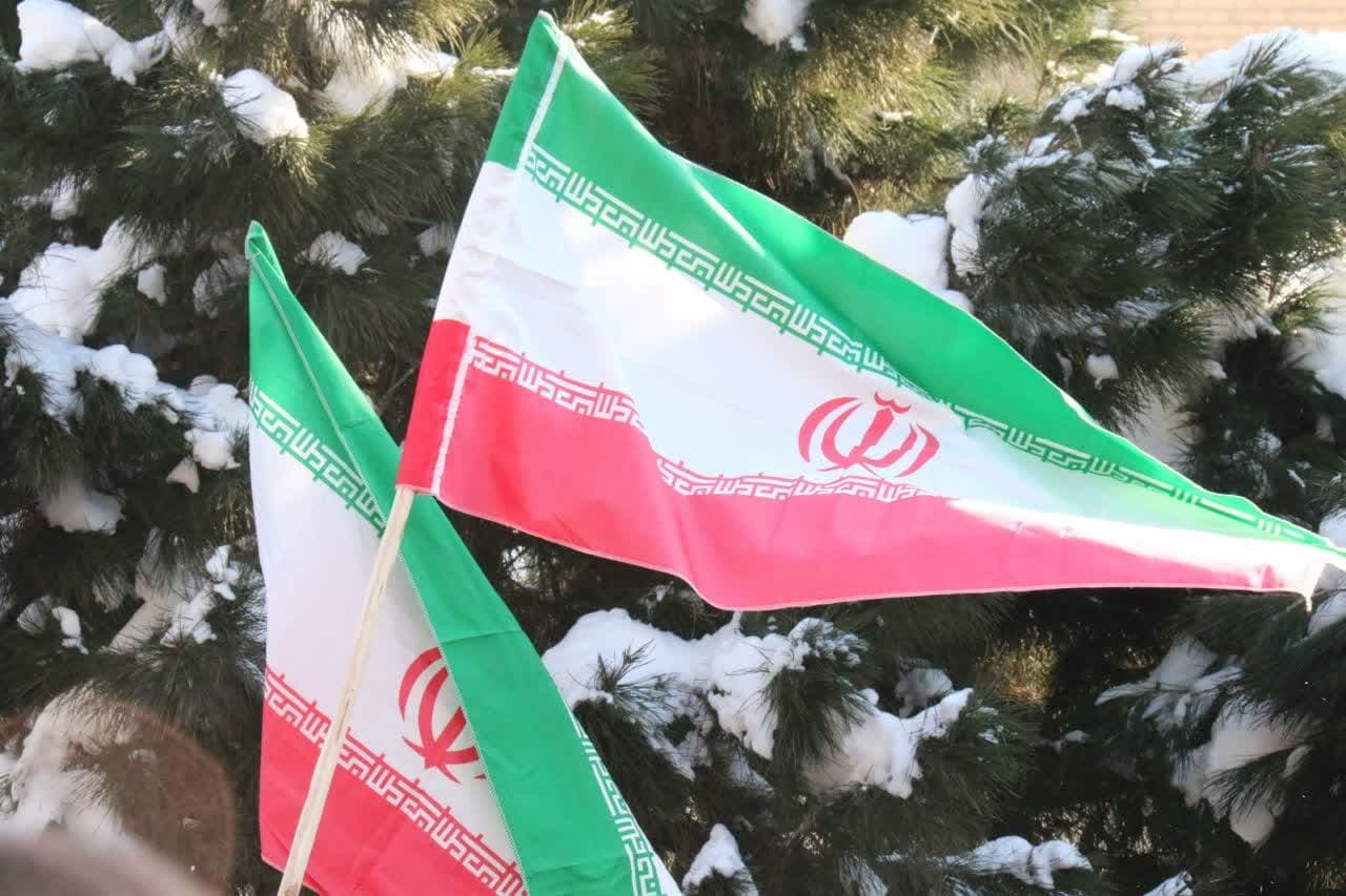 گرمای دل‌ها در سرمای هوا؛ حضور پرشور مردم در راهپیمایی ۲۲ بهمن سراسر کشور