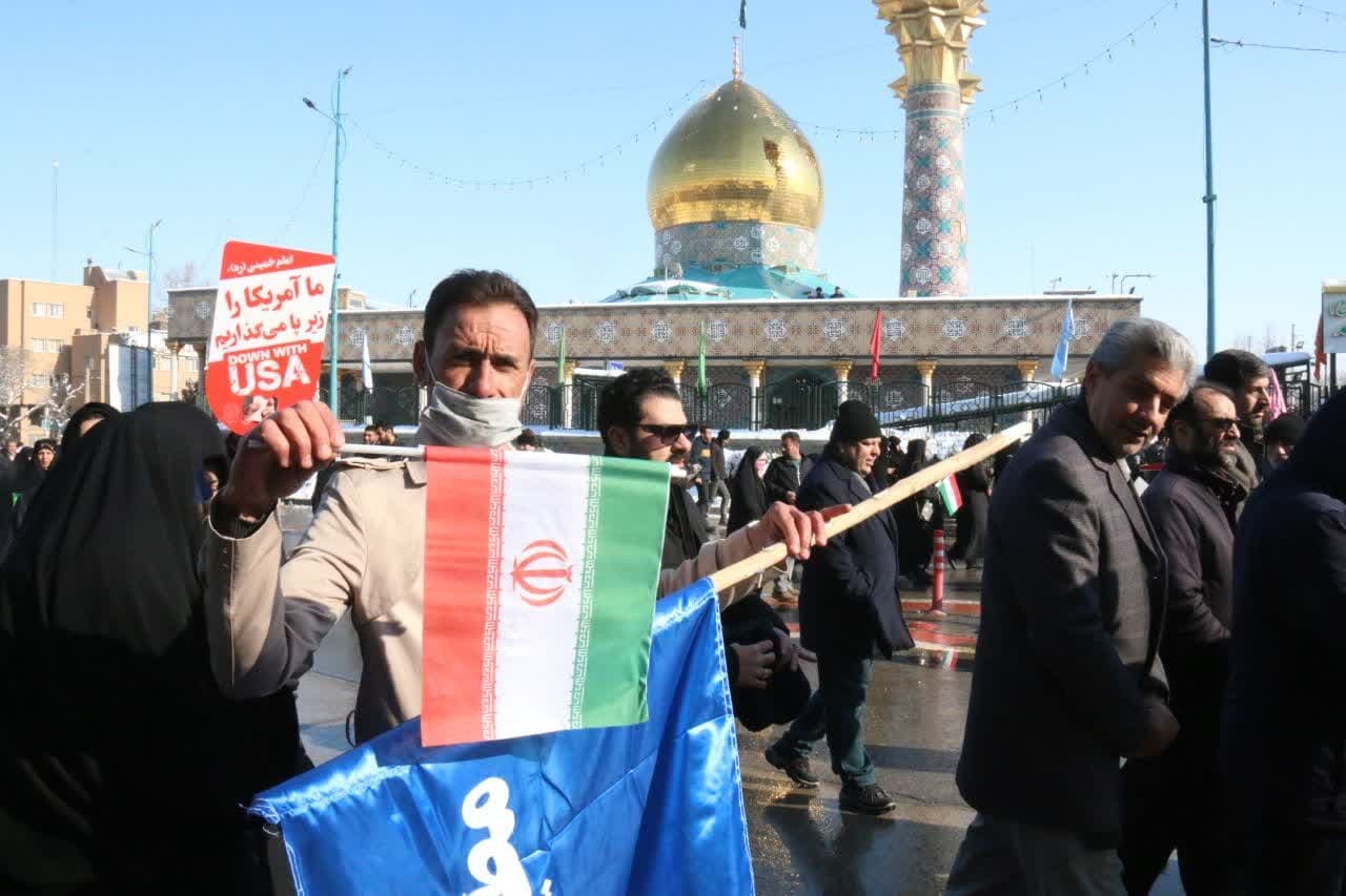 گرمای دل‌ها در سرمای هوا؛ حضور پرشور مردم در راهپیمایی ۲۲ بهمن سراسر کشور