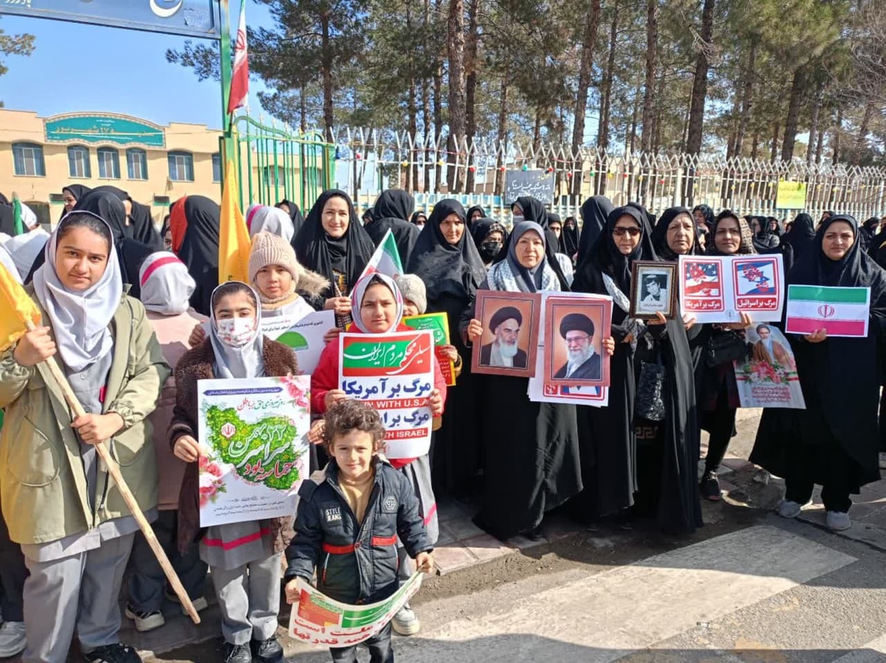 گرمای دل‌ها در سرمای هوا؛ حضور پرشور مردم در راهپیمایی ۲۲ بهمن سراسر کشور