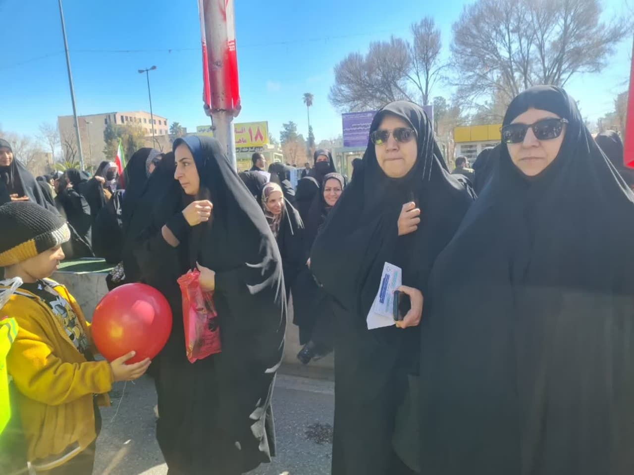 گرمای دل‌ها در سرمای هوا؛ حضور پرشور مردم در راهپیمایی ۲۲ بهمن سراسر کشور