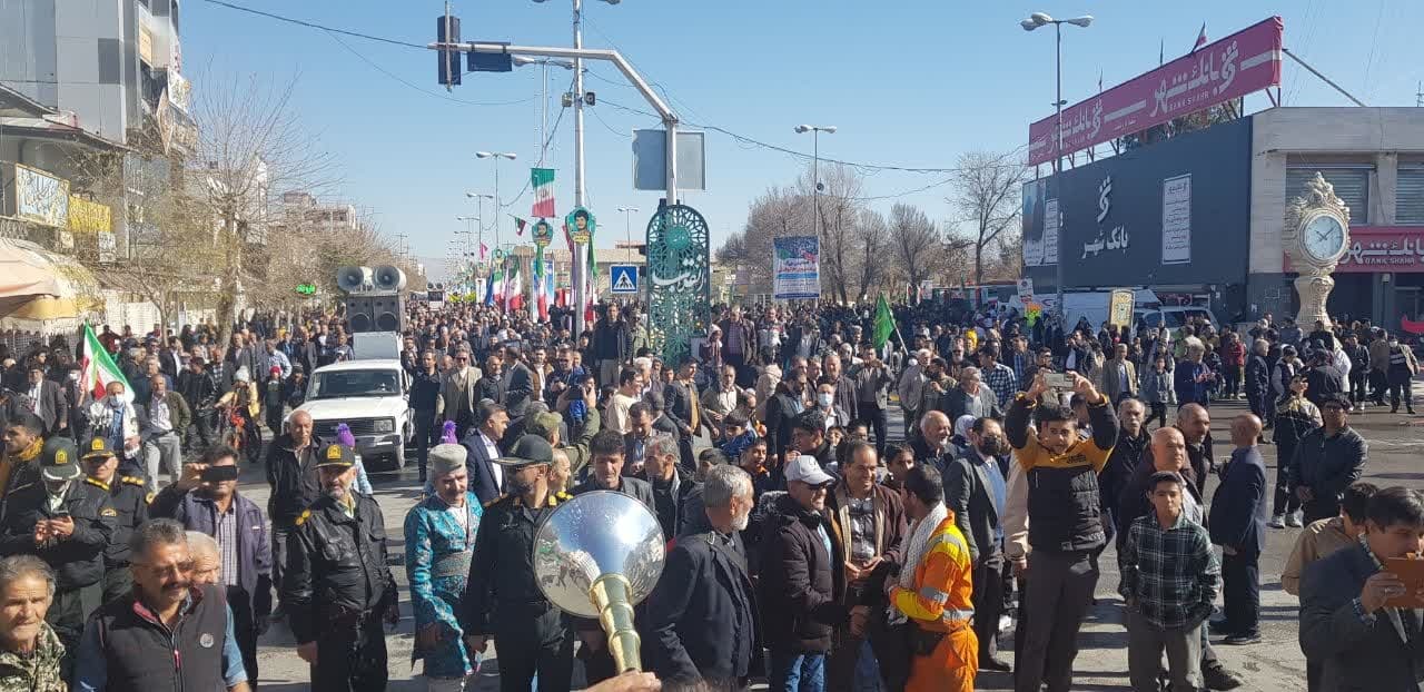 گرمای دل‌ها در سرمای هوا؛ حضور پرشور مردم در راهپیمایی ۲۲ بهمن سراسر کشور