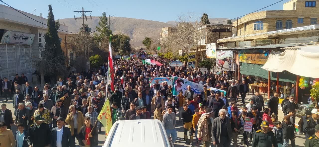 گرمای دل‌ها در سرمای هوا؛ حضور پرشور مردم در راهپیمایی ۲۲ بهمن سراسر کشور