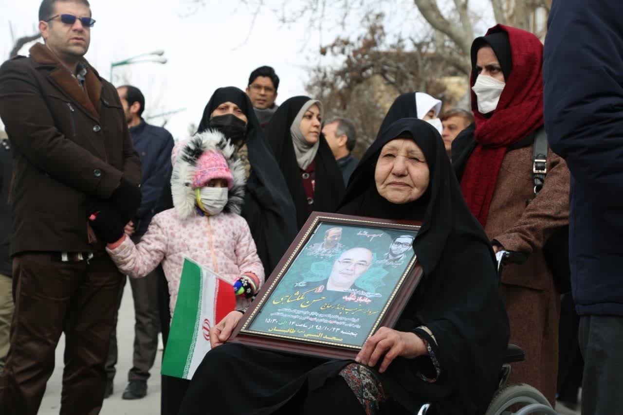 گرمای دل‌ها در سرمای هوا؛ حضور پرشور مردم در راهپیمایی ۲۲ بهمن سراسر کشور