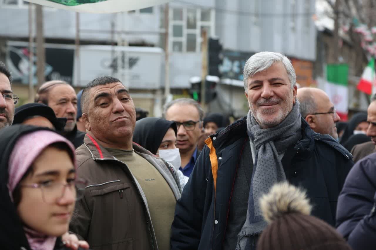 گرمای دل‌ها در سرمای هوا؛ حضور پرشور مردم در راهپیمایی ۲۲ بهمن سراسر کشور