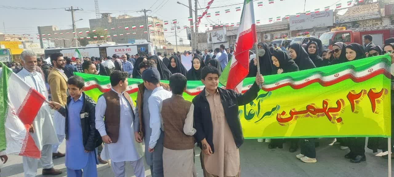 گرمای دل‌ها در سرمای هوا؛ حضور پرشور مردم در راهپیمایی ۲۲ بهمن سراسر کشور