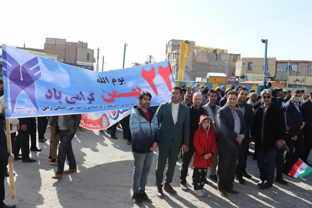 گرمای دل‌ها در سرمای هوا؛ حضور پرشور مردم در راهپیمایی ۲۲ بهمن سراسر کشور