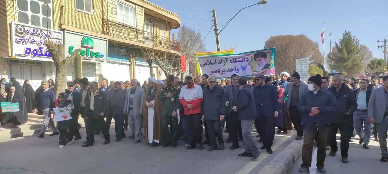 گرمای دل‌ها در سرمای هوا؛ حضور پرشور مردم در راهپیمایی ۲۲ بهمن سراسر کشور