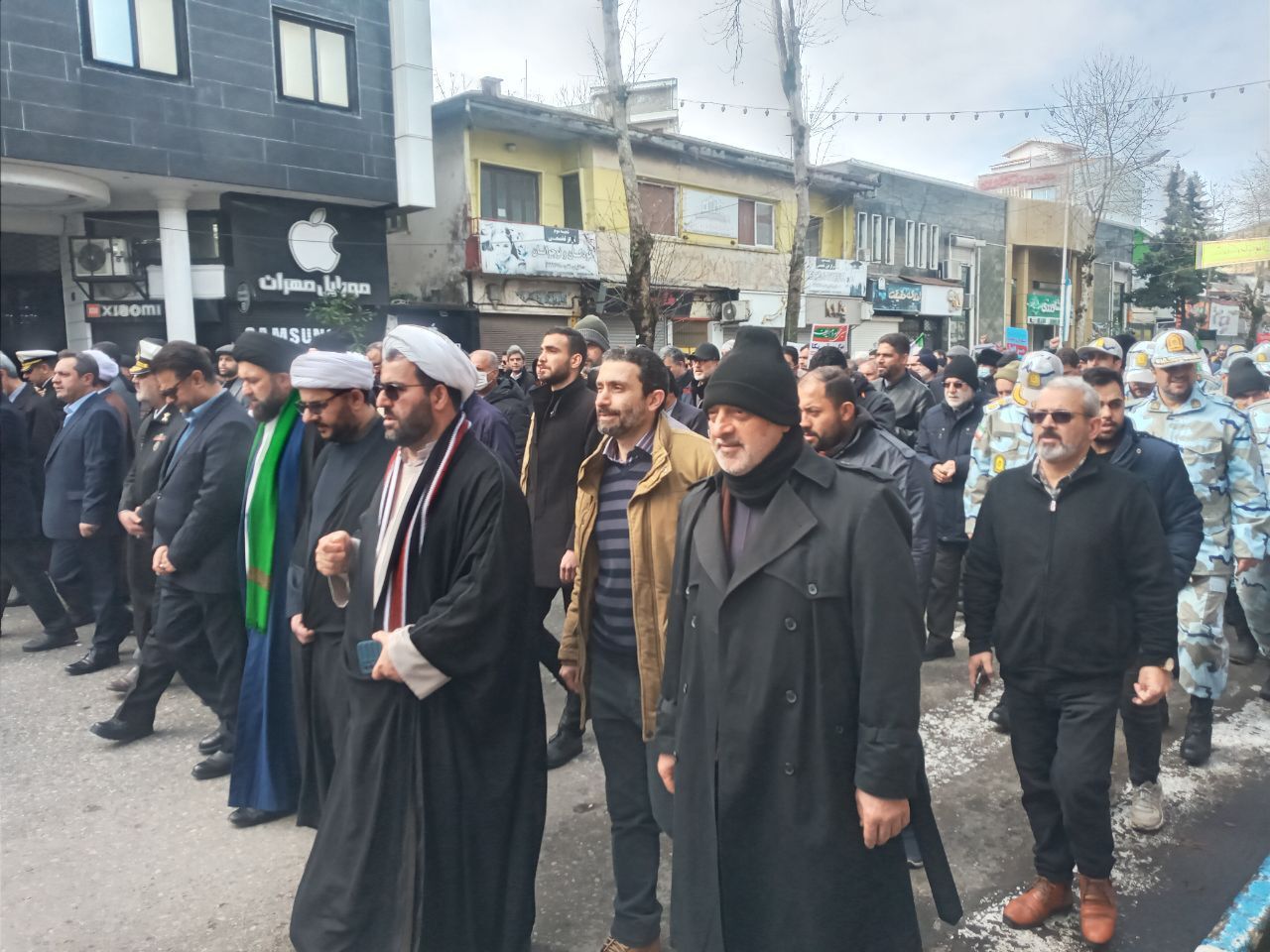 گرمای دل‌ها در سرمای هوا؛ حضور پرشور مردم در راهپیمایی ۲۲ بهمن سراسر کشور