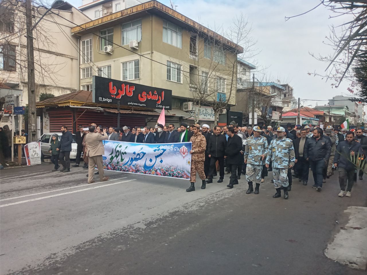 گرمای دل‌ها در سرمای هوا؛ حضور پرشور مردم در راهپیمایی ۲۲ بهمن سراسر کشور