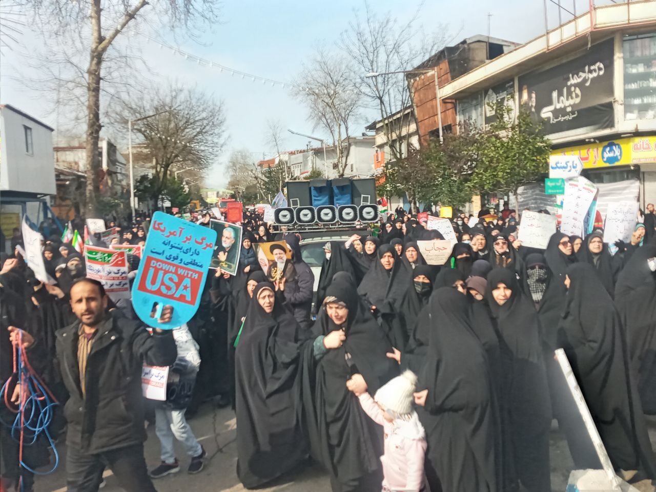 گرمای دل‌ها در سرمای هوا؛ حضور پرشور مردم در راهپیمایی ۲۲ بهمن سراسر کشور