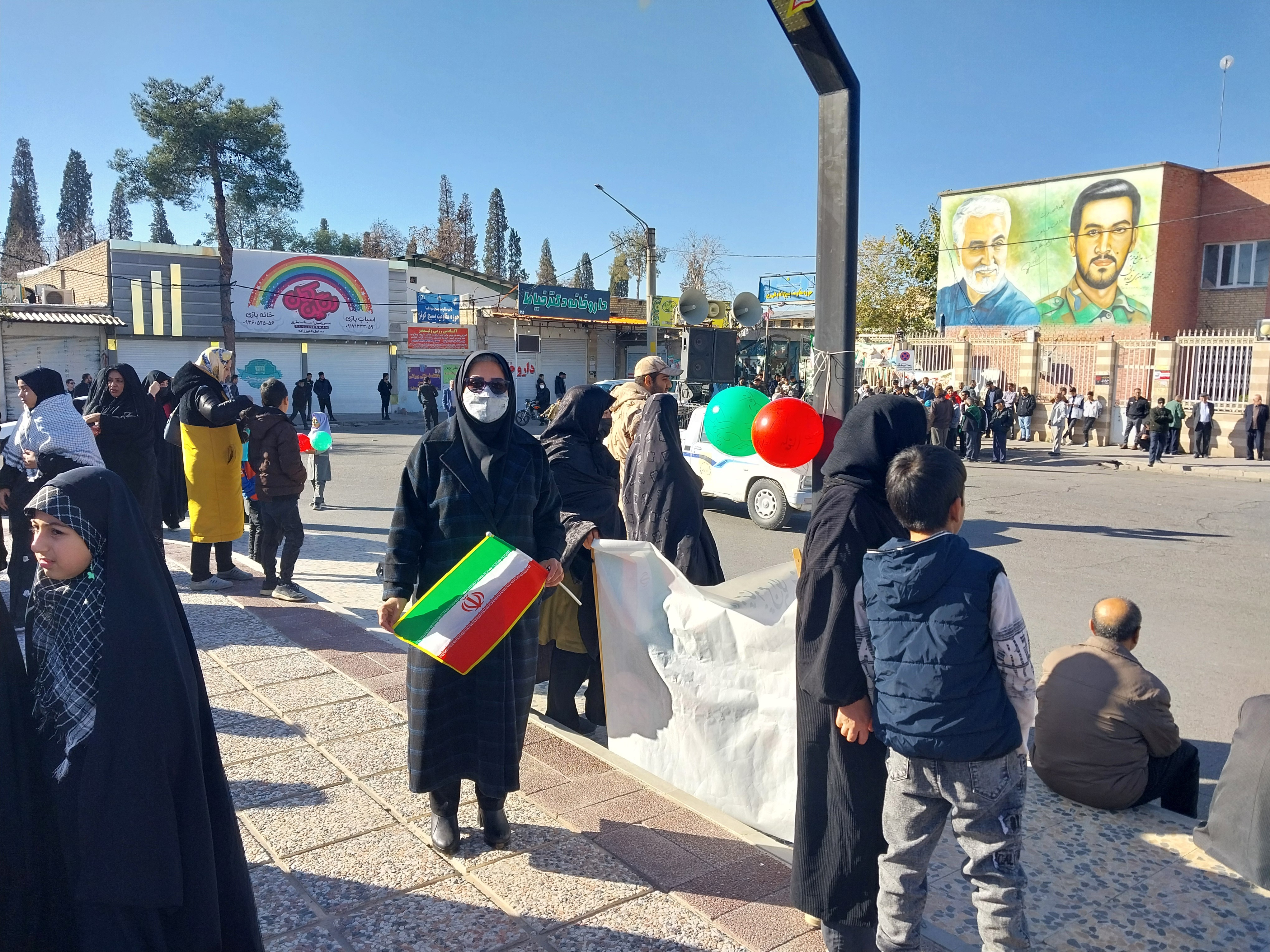 گرمای دل‌ها در سرمای هوا؛ حضور پرشور مردم در راهپیمایی ۲۲ بهمن سراسر کشور