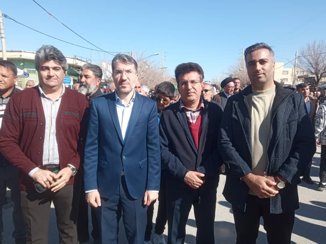 گرمای دل‌ها در سرمای هوا؛ حضور پرشور مردم در راهپیمایی ۲۲ بهمن سراسر کشور