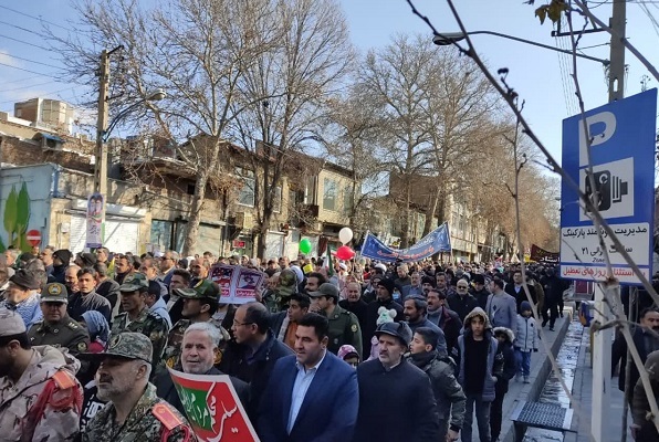 گرمای دل‌ها در سرمای هوا؛ حضور پرشور مردم در راهپیمایی ۲۲ بهمن سراسر کشور
