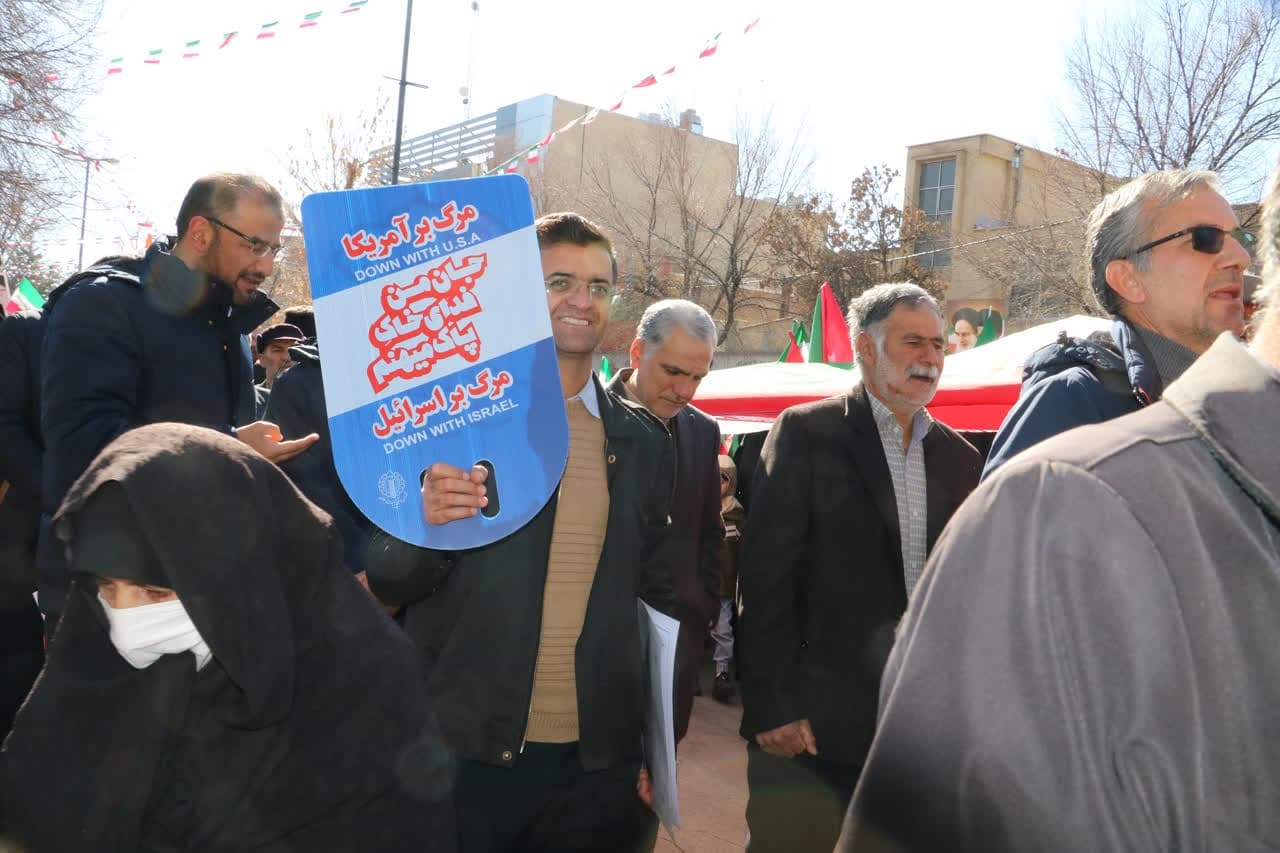 گرمای دل‌ها در سرمای هوا؛ حضور پرشور مردم در راهپیمایی ۲۲ بهمن سراسر کشور