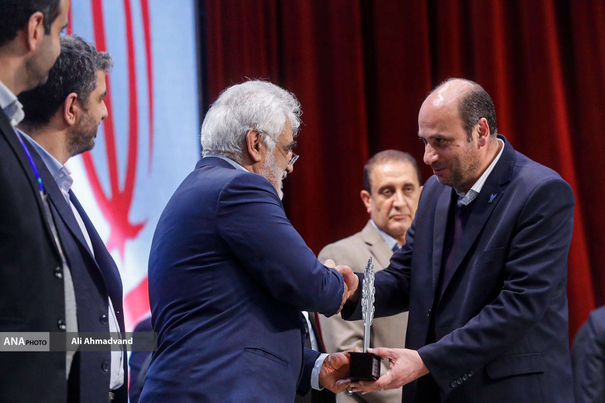 نگاهی به هفتمین رویداد ملی عصر امید در حوزه اقتصاد دیجیتال + فیلم نگاهی به هفتمین رویداد ملی عصر امید در حوزه اقتصاد دیجیتال + فیلم