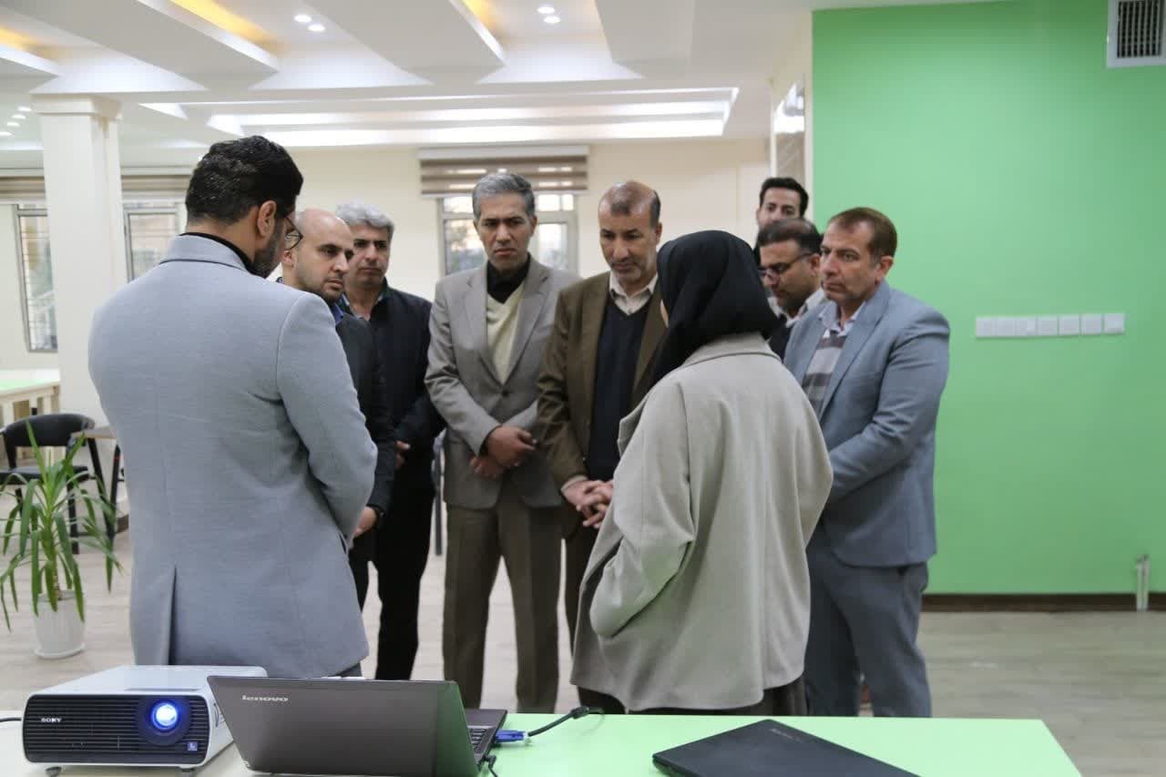 حمایت از مرکز رشد دانشگاه آزاد ایلام با محصولات فناورانه متنوع حمایت از مرکز رشد دانشگاه آزاد ایلام با محصولات فناورانه متنوع