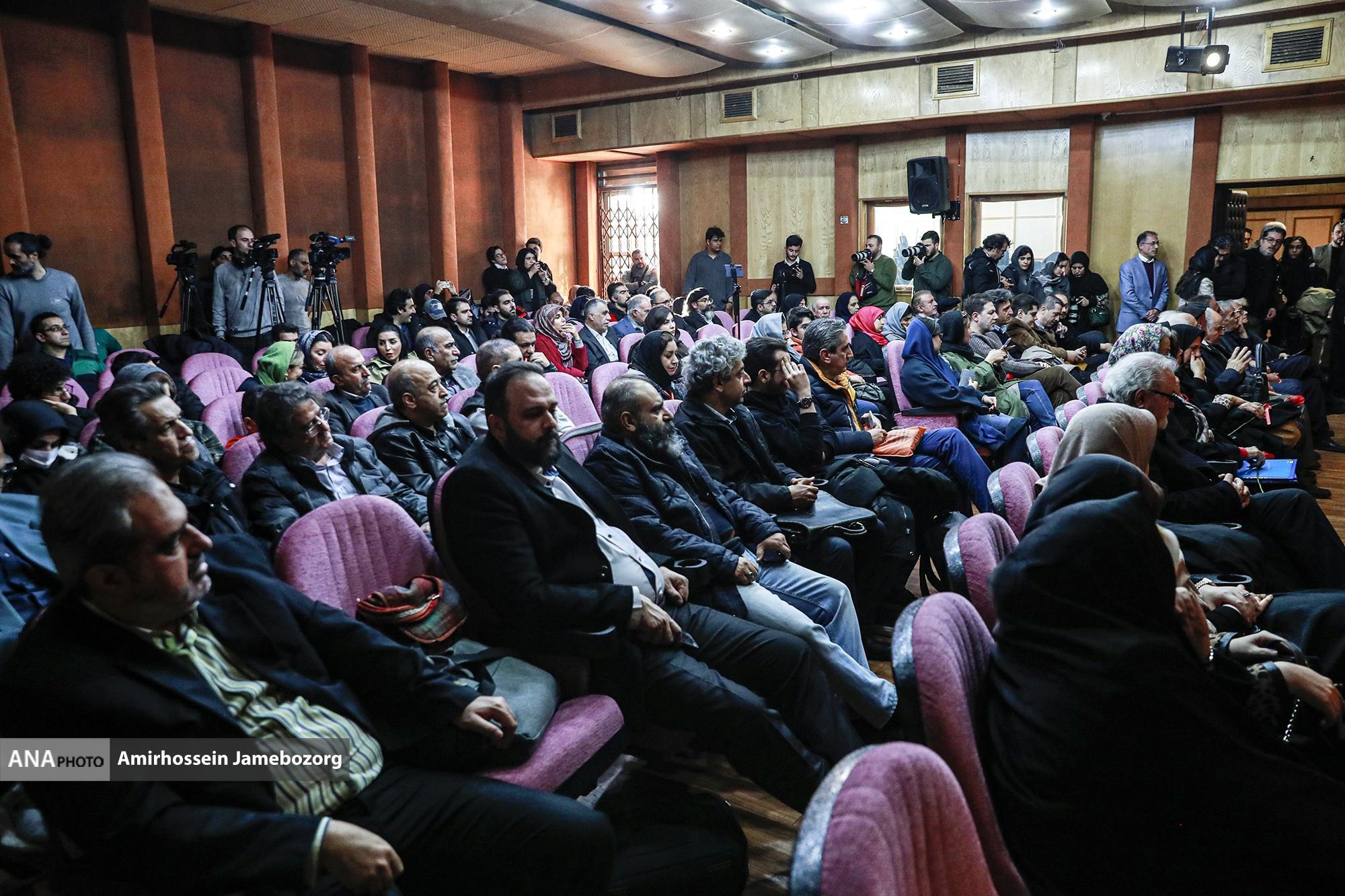 زنگ افتتاح جشنواره موسیقی فجر نواخته شد/تقاضای یک پیشکسوت موسیقی برای تأسیس انجمن آهنگسازان و نوازندگان جوان زنگ افتتاح جشنواره موسیقی فجر نواخته شد/تقاضای یک پیشکسوت موسیقی برای تأسیس انجمن آهنگسازان و نوازندگان جوان