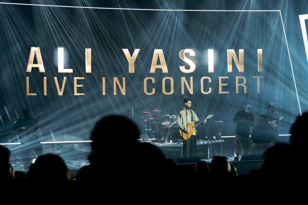 اجرای بینقص «علی یاسینی» در شب پرنقص جشنواره موسیقی فجر اجرای بینقص «علی یاسینی» در شب پرنقص جشنواره موسیقی فجر