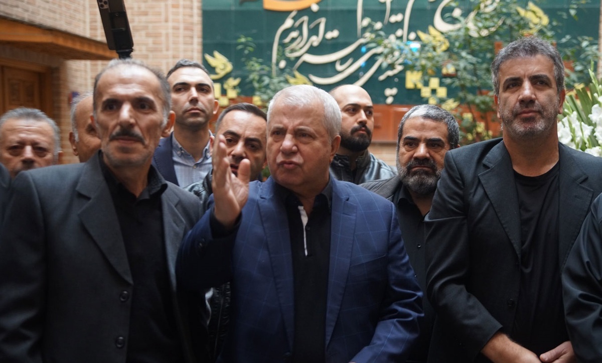 ر‌هبری فرد:محمدی باید کارشناس بازی‌های استقلال باشد نه پرسپولیس  می‌توانی دست روی قرآن بگذاری که پروین در کار درویش دخالت می‌کند؟