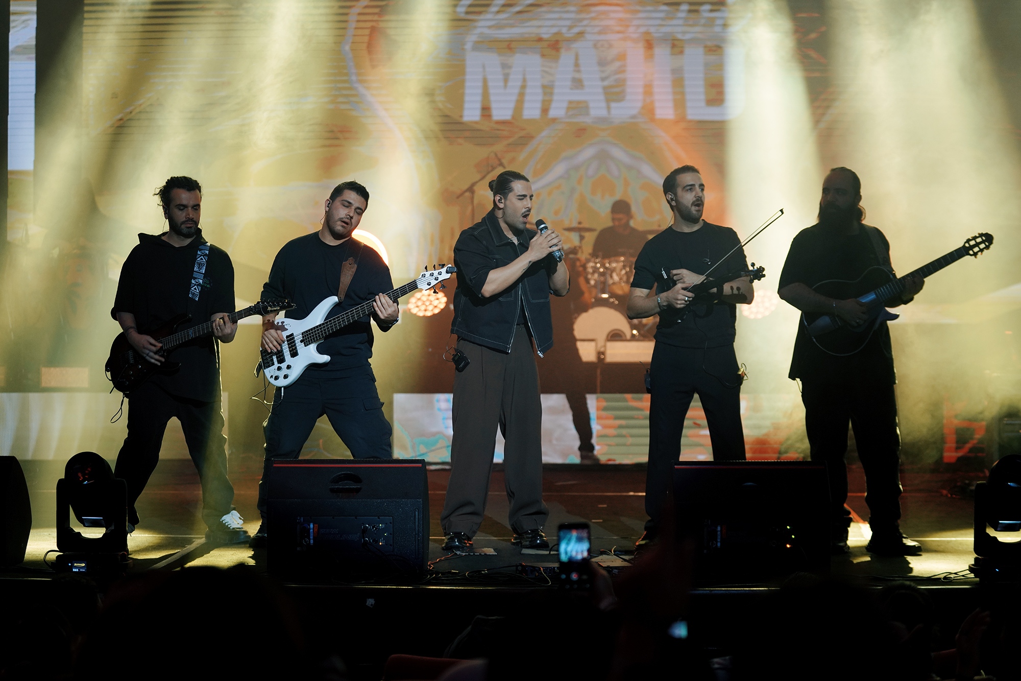 ایول ایول، داش مجیدو ایول... ایول ایول، داش مجیدو ایول...