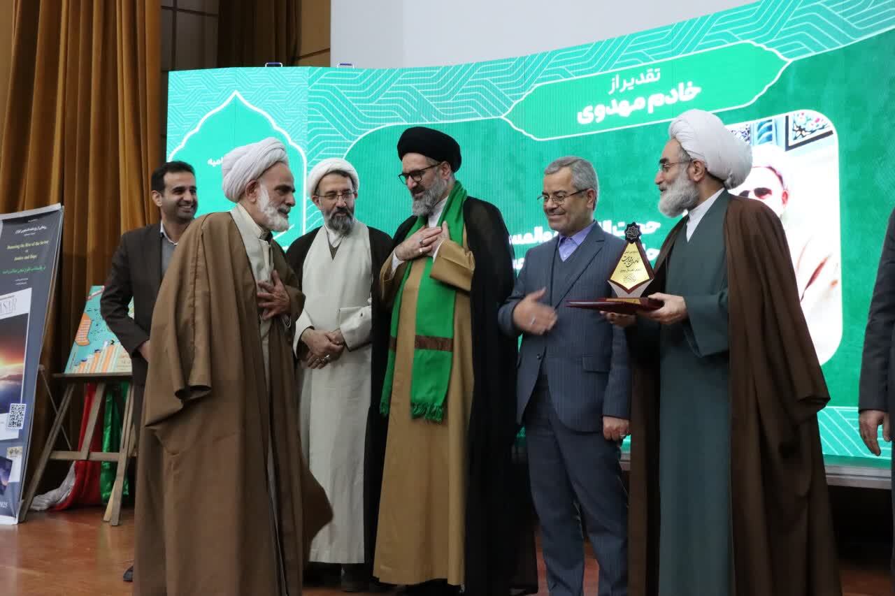 ارسال ۶۰۰ اثر به جشنواره بینالمللی امامت و مهدویت ارسال ۶۰۰ اثر به جشنواره بینالمللی امامت و مهدویت