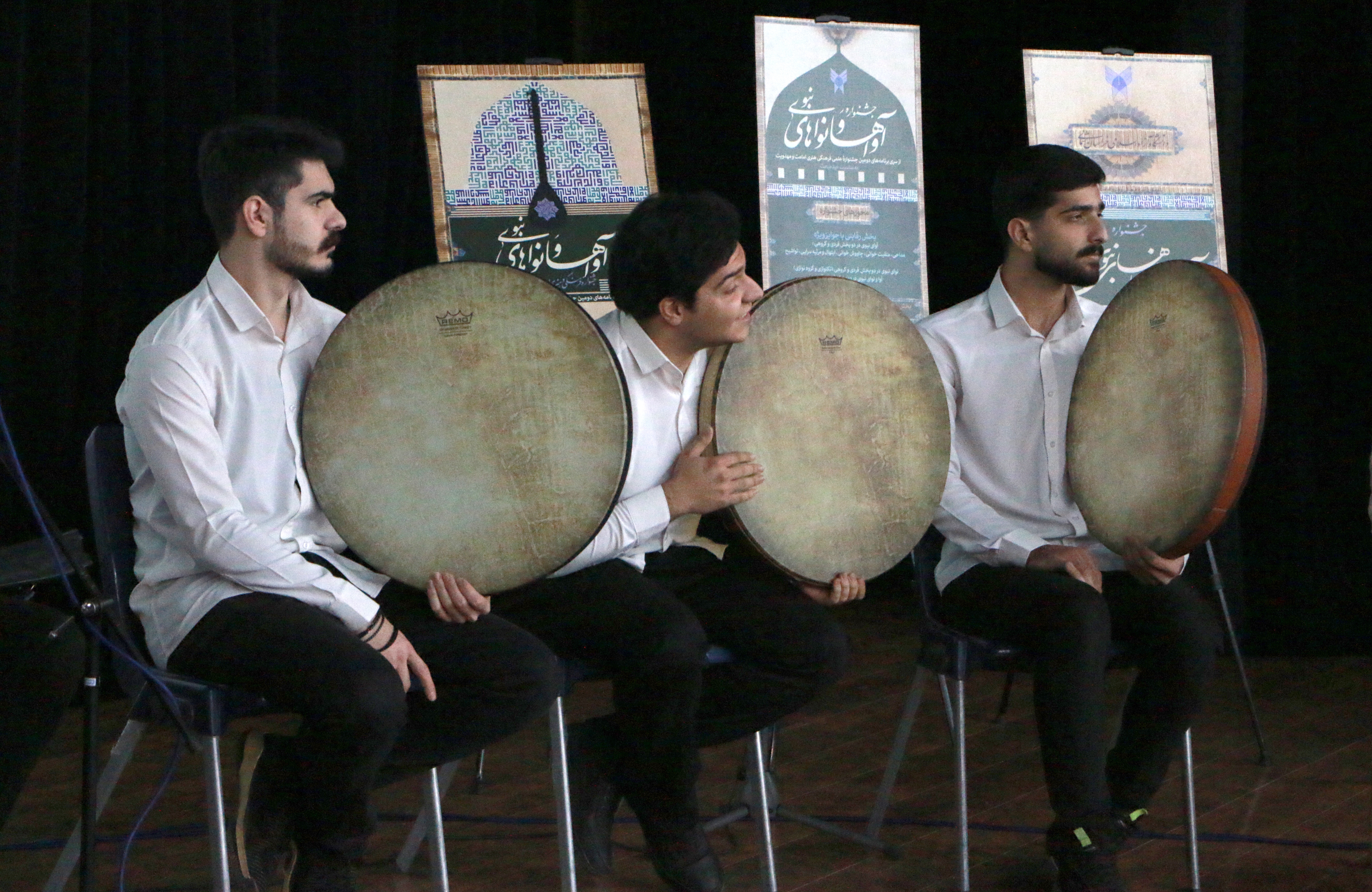 از کتاب تا هنر؛ راههای نوین انتقال فرهنگ دینی به نسل جوان در عصر دیجیتال از کتاب تا هنر؛ راههای نوین انتقال فرهنگ دینی به نسل جوان در عصر دیجیتال