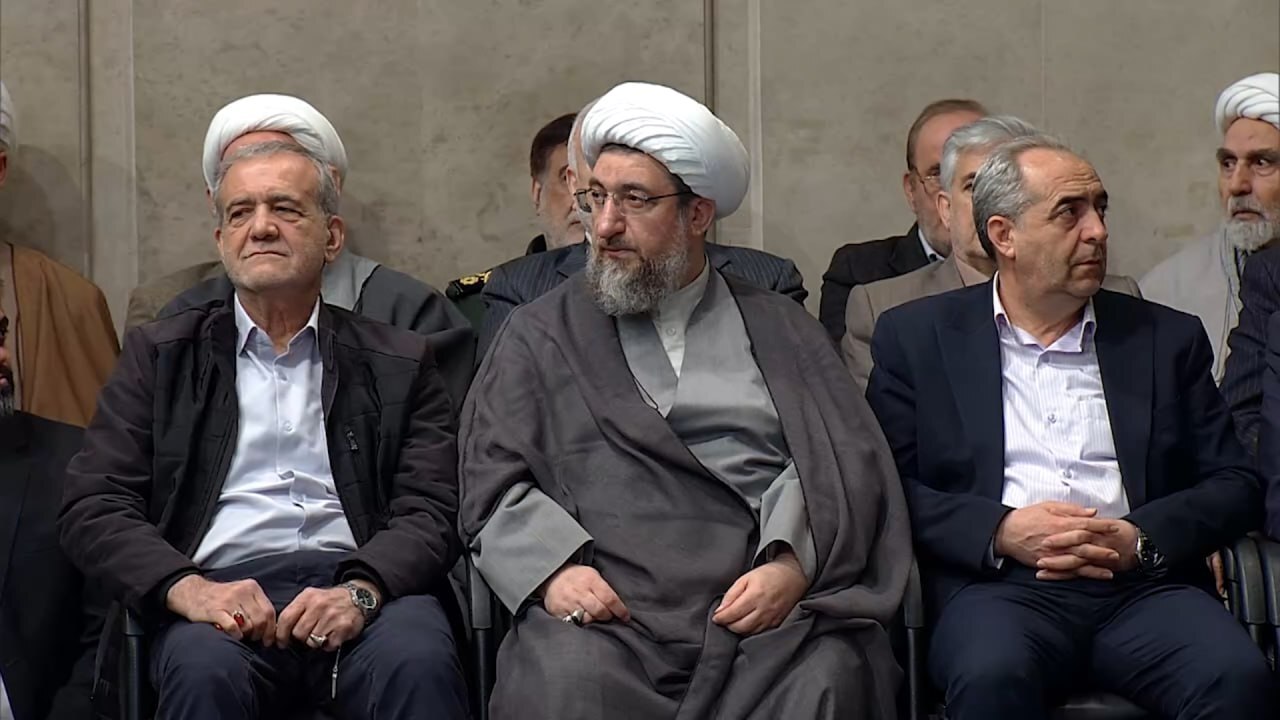 مردم آذربایجان شرقی با رهبر انقلاب تجدید بیعت کردند مردم آذربایجان شرقی با رهبر انقلاب تجدید بیعت کردند