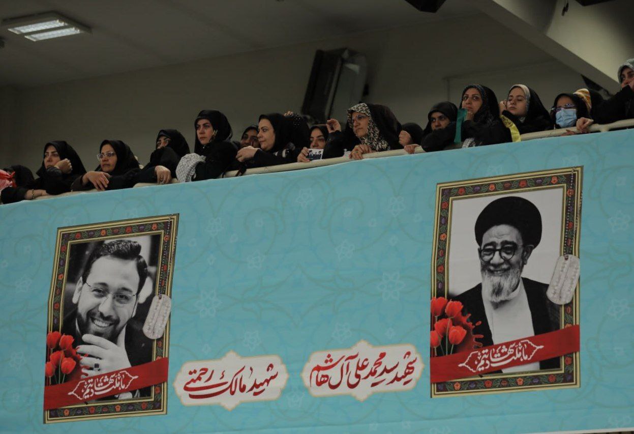 مردم آذربایجان شرقی با رهبر انقلاب تجدید بیعت کردند مردم آذربایجان شرقی با رهبر انقلاب تجدید بیعت کردند