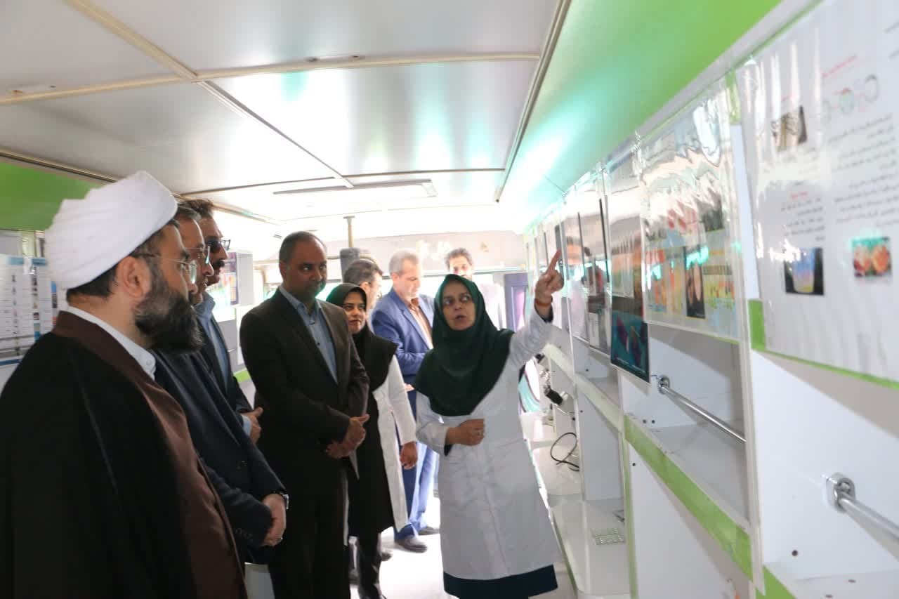 نخستین آزمایشگاه سیار کشور آغاز به کار کرد