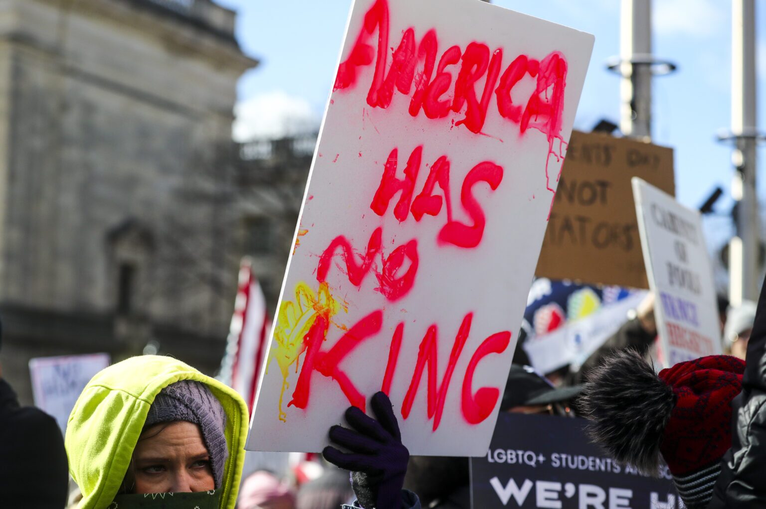 روز سخت پرزیدنت/ از «نه به دیکتاتوری» تا «نه به ثروتمند غیرمنتخب» روز سخت پرزیدنت/ از «نه به دیکتاتوری» تا «نه به ثروتمند غیرمنتخب»