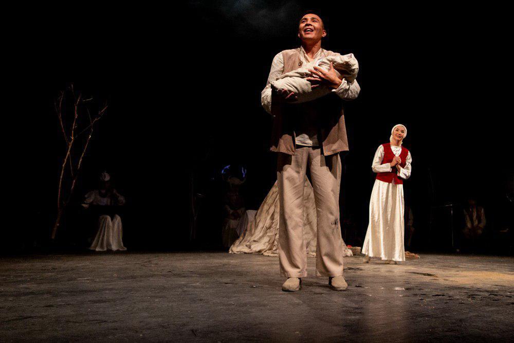 یک عاشقانه آرام با چاشنی فرهنگ قرقیزی /وقتی مادری به انسانیت نیست یک عاشقانه آرام با چاشنی فرهنگ قرقیزی /وقتی مادری به انسانیت نیست