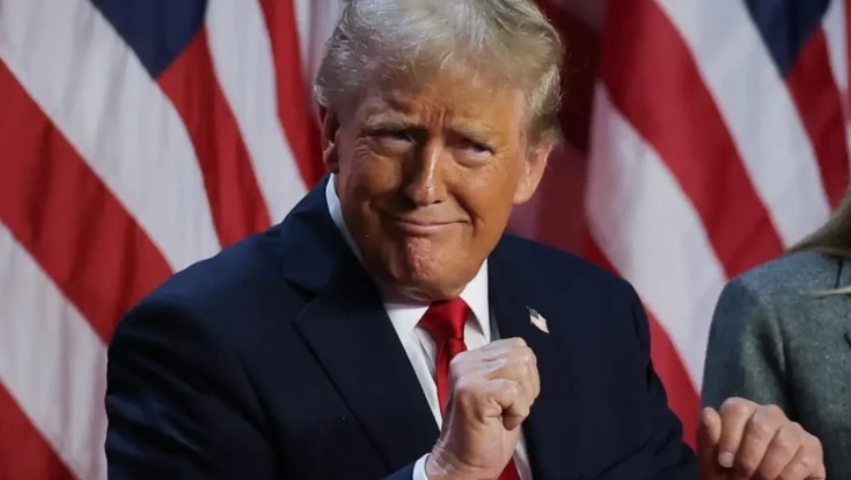 ترامپ تعرفه ۲۵ درصدی بر واردات خودرو و تراشه‌ها می‌گذارد