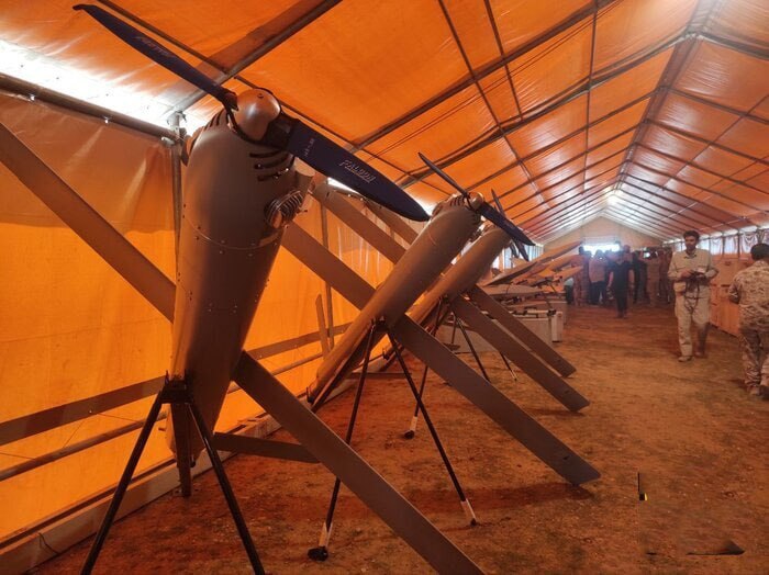 رونمایی از تجهیزات موشکی، پهپادی و توپخانه‌ای نیروی زمینی سپاه