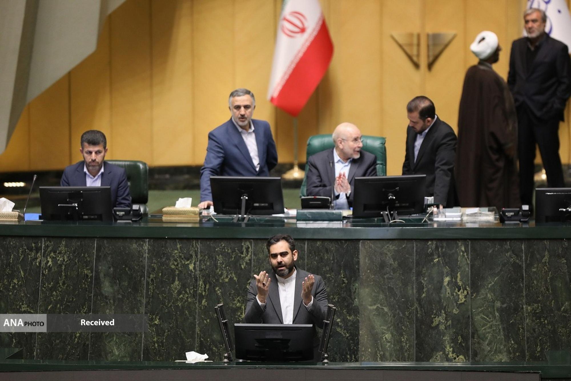 استیضاح وزیر اقتصاد و دفاع پزشکیان از همتی/ موافقان و مخالفان چه میگویند؟ استیضاح وزیر اقتصاد و دفاع پزشکیان از همتی/ موافقان و مخالفان چه میگویند؟